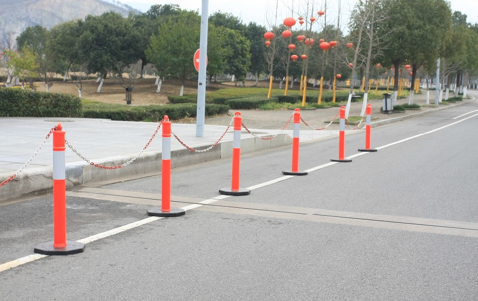 1100mm (43 inch) Flexible Delineator Posts Traffic Sign