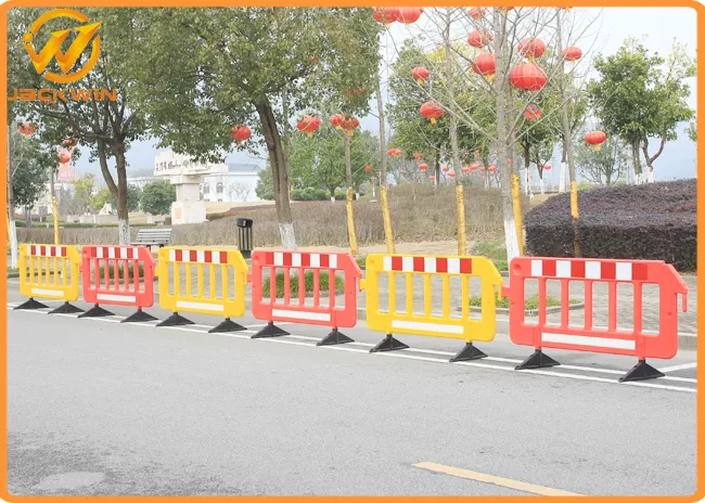 2m Blowing Red&Yellow Plastic Road Barriers for Workzone