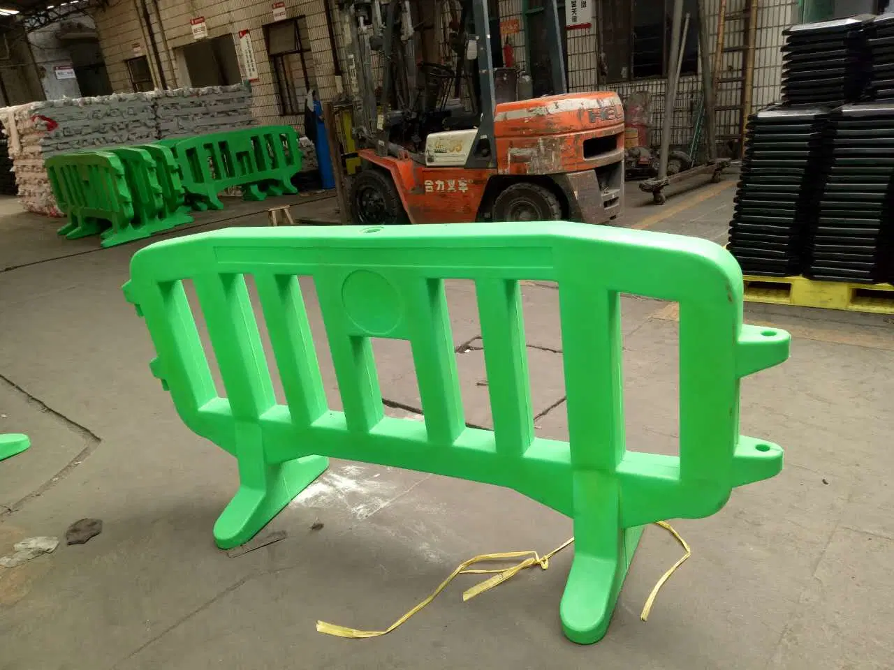 2m Water Filled Plastic Crowd Control Green Pedestrian Barrier