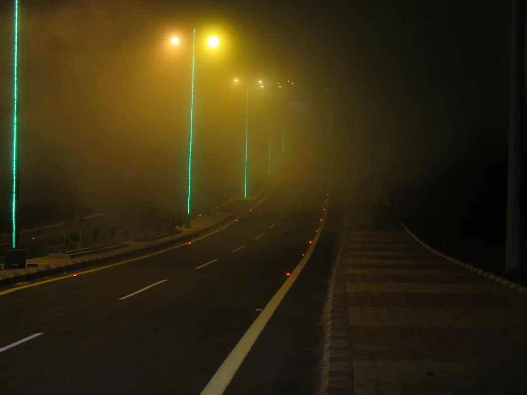 Anti-UV Polycarbonate Plastic LED Flashing Traffic Light Solar Road Studs