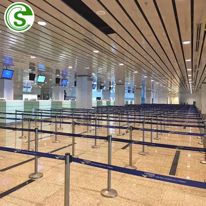 Factory Price Metal Rubber Base Stainless Steel Retractable Barrier Queue Belt Pole for Airport/Bank/Post