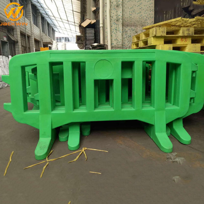 Good Quality Plastic Filled with Water or Sand Traffic Barrier