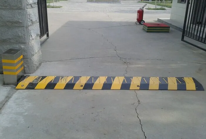 High Quality Stainless Steel Hydraulic & Retractable Road Blocker