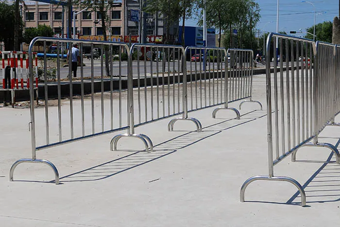 Security Mobile Certral Isolation Barrier SS304 316 Portable Fences with Brand