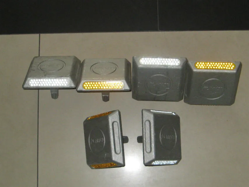 Solar LED Aluminium Road Stud with Stand