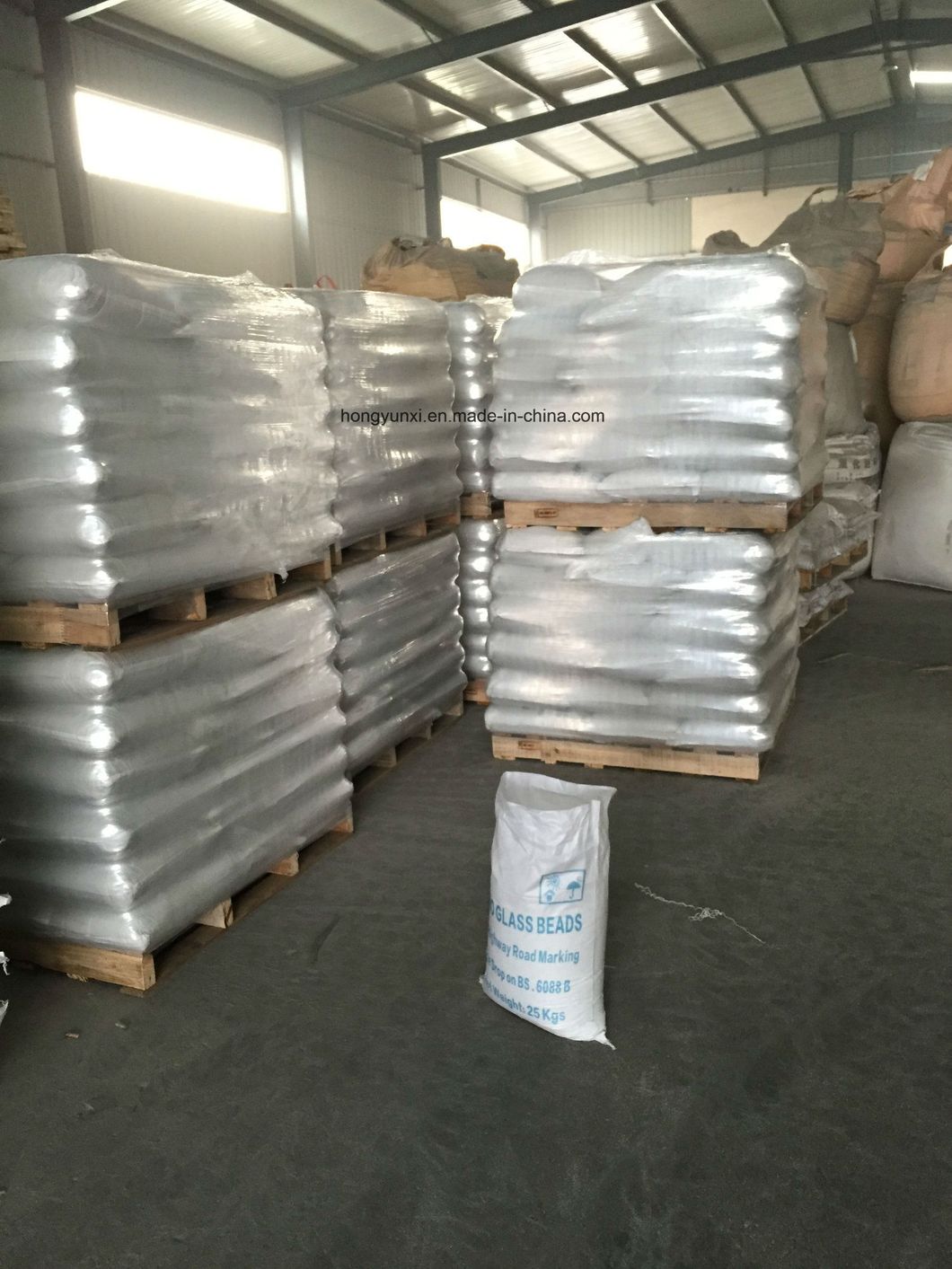 Traffic Thermoplastic Raw Material Retroreflective Road Marking Paint Drop on Glass Beads