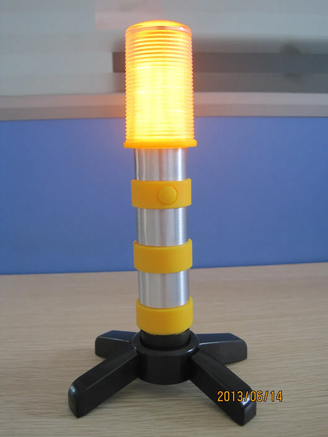 Vehicle Safety LED Roadside Flare Removable Flashing Warning Baton Flare